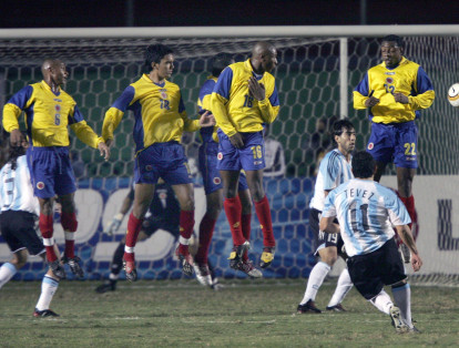 En la Copa América de Perú 2004, Argentina derrotó  3 a 1 Colombia con goles de Carlos Tévez, Luis González y Juan Pablo Sorín.
