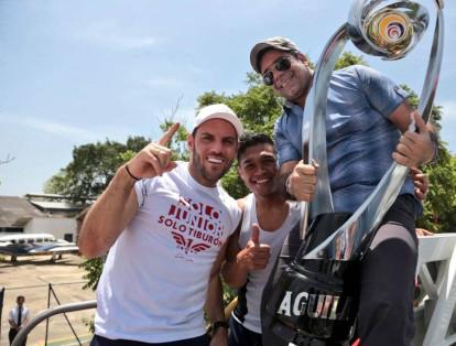 La familia Char es hincha y dueña del Junior de Barranquilla. Hace unos días el alcalde de la capital del Atlántico, Alejandro Char, celebró el título junto a Teófilo Gutiérrez y Sebastián Viera.