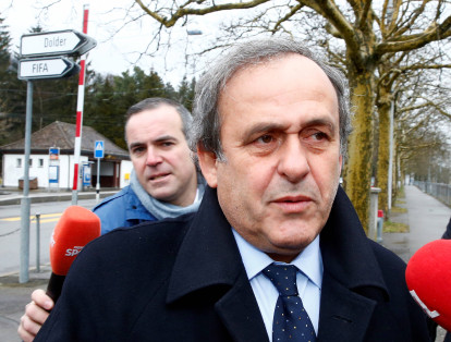 Entre los casos más recientes están el de el exfutbolista francés y expresidente de la UEFA Michel Platini, quien fue detenido el martes 18 de junio en el marco de una investigación por presunta corrupción en la concesión del Mundial de fútbol de 2022. Platini fue detenido junto a la exconsejera de Deportes en el gobierno de Nicolas Sarkozy, Sophie Dion.