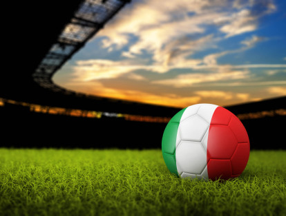 Entre 2005 y 2006, el caso conocido como 'Calciopoli' sacudió al fútbol italiano protagonizado por Juventus, Milán, Fiorentina y Lazio luego de que se les comprobara que manipulaban los resultados para su propio beneficio, designando árbitros.