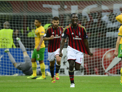 El 8 de agosto del 2012, Zapata llega al Milan, equipo con el que jugó 148 partidos y marcó cinco goles.