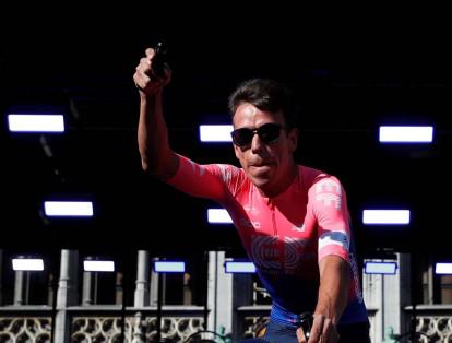 Rigoberto Urán: Tiene 32 años y será su sexto Tour de Francia. En el 2009 fue 50, en el 2011 terminó de 23, en el 2015 fue 42, 4 en el 2017 y ganó una etapa. Se retiró en 2018. Este año: 6 Tour Colombia, Retiro etapa 2 de París-Niza, 14 Tour de California y 3 La Route d'Occitanie.