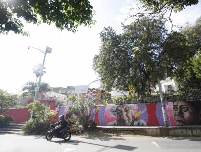 Los murales fueron realizados por Jomang Ariza, en homenaje a dos mujeres de Mujeres Caminando por la Verdad y a Fabiola Lalinde.