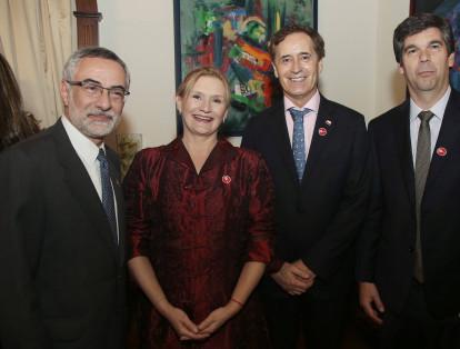 El embajador de Brasil, Julio Bitelli; Lizy Mahlmann; el embajador de Chile, Ricardo Navarrete, y el embajador de Uruguay, Alfredo Bogliaccini.