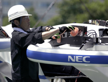 "Japón es un país densamente poblado y eso significa que los autos voladores podrían aliviar en gran medida la carga del trafico por carretera", indicó Kouji Okada, líder del proyecto de NEC.