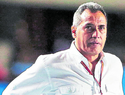 Hernán Torres no es más el técnico del Bucaramanga.