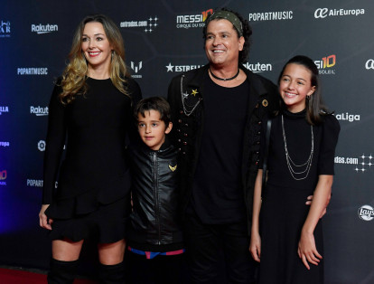 Carlos Vives y su familia llegaron al evento.