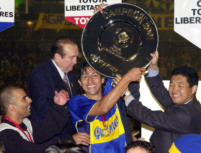 Jorge Bermúdez, Oscar Córdoba y Mauricio Serna, este último en 2001, ganaron la Copa en ese año y en el 2000 con Boca Juniors.