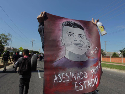 Cientos de manifestantes en Barranquilla protestan contra la violencia y en rechazo a la muerte de Dilan.