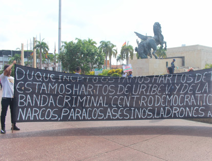 Cartagena marchó en paz y respeto. Desde primera hora del día estudiantes, sindicatos y gremios se tomaron el centro recreacional Napoleón Perea y marcharon en paz, pasando por los barrios Bosque y Manga hasta llegar al Centro Histórico.