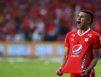 América derrotó 2-0 al Junior de Barranquilla en el estadio Pascual Guerrero y tras once años, logró de nuevo, el título de la máxima categoría del fútbol colombiano, ante 38 mil hinchas que vivieron una fiesta. Alexandre Guimaraes se convirtió en el primer técnico extranjero en ser campeón con los escarlatas.