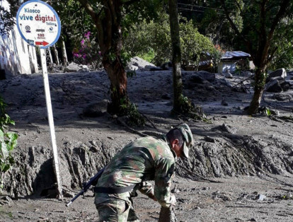 La catástrofe se dio a raíz del desbordamiento del río El Mono, lo que provocó que las aguas descendieran frenéticamente por las montañas de esta zona rural de Tolima.