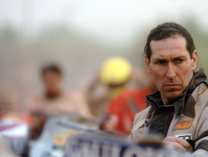 Motociclista australiano Andy Caldecott murió en un  accidente durante la novena etapa del Rally Dakar, dijeron los organizadores el 9 de enero de 2006.