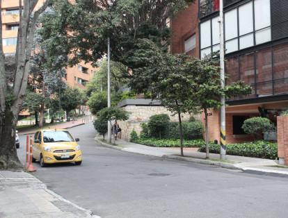 Barrio Los Rosales (Bogotá):

Esta zona se ubica en la localidad de Chapinero, en la capital del país. Los Rosales se ha convertido en un destino de inversión inmobiliaria para muchas familias que quieren alejarse del ruido de Bogotá. Según Portafolio, en promedio, un hogar en esta zona de la ciudad cuesta más de $ 850 millones. Aunque se puede encontrar un apartamento de hasta 3.000 millones de pesos.