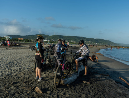 Ciclistas van a Puerto Colombia
