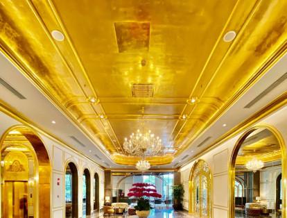 Las fotos del extravagante y lujoso hotel bañado en oro por completo