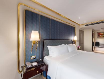 Las fotos del extravagante y lujoso hotel bañado en oro por completo
Facebook: Dolce HaNoi Golden Lake
