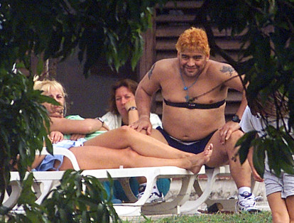 En 2004 se conocieron unas imágenes en las que el exjugador está desnudo y aparentemente dopado, durante su etapa de rehabilitación, en Cuba.