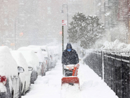 Imágenes de la tormenta de nieve que azota a Nueva York.