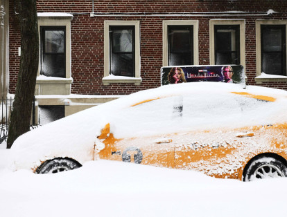 Imágenes de la grave tormenta de nieve que azota a Nueva York.