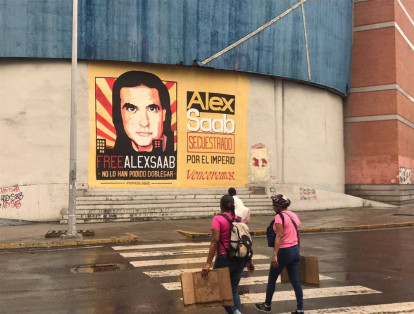 En Caracas, Venezuela, murales del empresario colombiano Álex Saab están en las principales avenidas. La mayoría de los ciudadanos no sabía quién era Saab hasta que fue detenido en Cabo Verde y extraditado a Estados Unidos por ser el supuesto testaferro del presidente venezolano Nicolás Maduro.