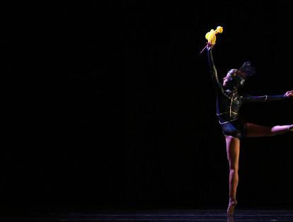 Hoy finaliza, con más de 10 países y a cielo abierto, el Festival Internacional de Ballet Cali 2022, que se ha cumplido de manera gratuita y con gran éxito en la plazoleta del CAM. Países como Uruguay, Italia, República Dominicana, Suiza, Colombia Perú y Cuba, entre otros, han sido los protagonistas tras las ovaciones de los espectadores