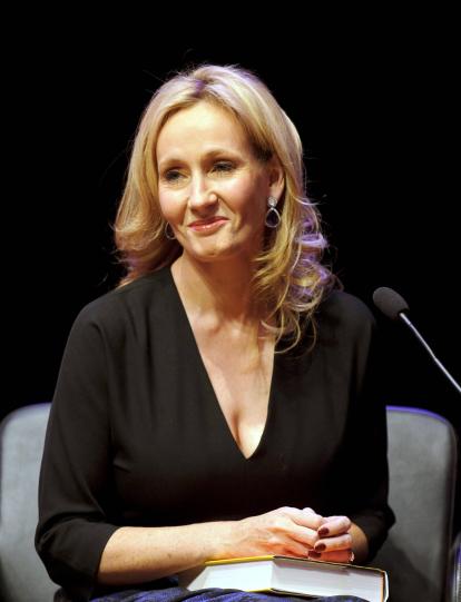 J.K. Rowling, de nuevo acusada de transfobia.