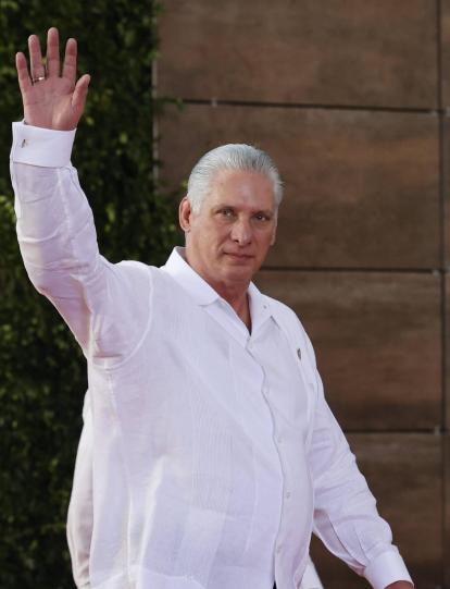 Presidente de Cuba, Miguel Díaz-Canel, a su llegada a la XXVIII Cumbre Iberoamericana de Jefes de Estado y de Gobierno, en Santo Domingo.