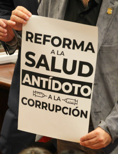 Jennifer Pedraza y David Racero discuten durante el debate de reforma de la salud.