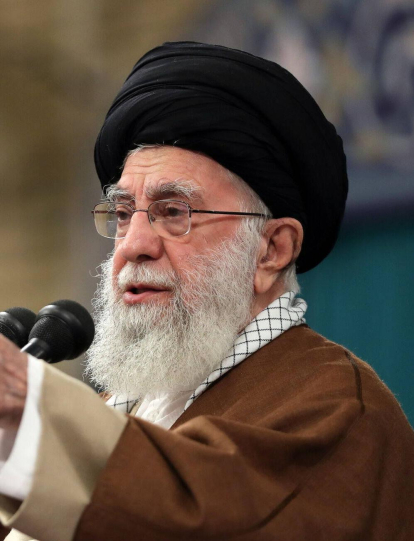 El líder supremo iraní Ayatollha Ali Jamenei advirtió a Israel de que detenga el ataque contra Gaza.