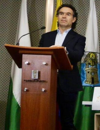 Federico Gutiérrez denunció irregularidades de administración de Daniel Quintero en Medellín.