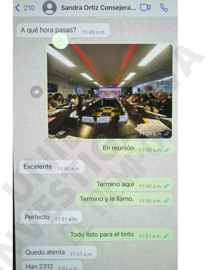 Este es uno de los chats con la exconsejera, Sandra Ortiz.