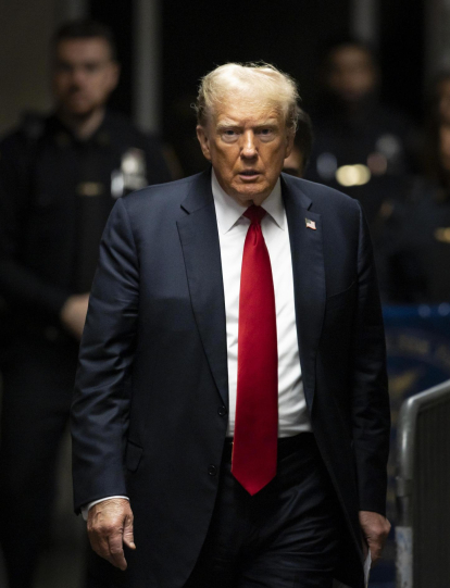 El expresidente Donald Trump en el tribunal de Nueva York donde se adelanta el juicio en su contra.