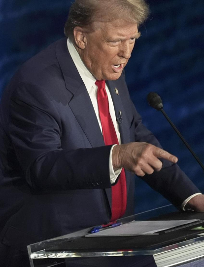 Donald Trump en el debate en Filadelfia.