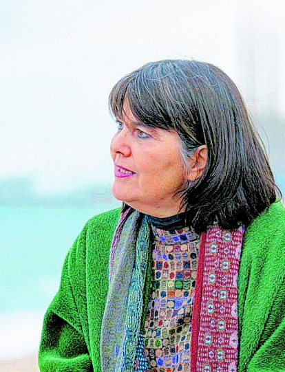 María Belón nació en Madrid (España), en 1965. Es médica de profesión, pero ayudó con el guion y el rodaje de ‘Lo imposible’.