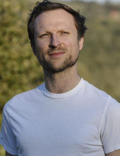 Orlando von Einsiedel, codirector de 'Los niños perdidos' y ganador del Óscar por 'Virunga' (2014).