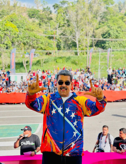 El presidente de Venezuela declara las motopiruetas deporte nacional.