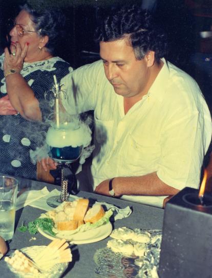 Édgar 'el Chino' Jiménez confiesa que escondió buena parte de su archivo de fotos con Pablo Escobar y que todavía no entiende por qué no lo mataron.