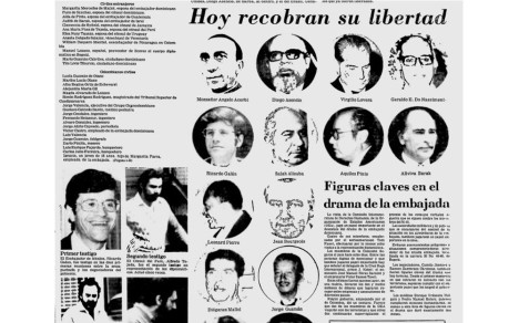 La toma de la embajada duró 60 días y se solucionó tras una negociación entre el Gobierno y el M-19. Los secuestradores entregaron a los rehenes en Cuba.