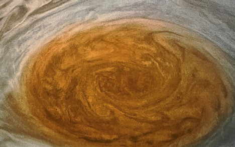NASA revela primeras imágenes de Gran Mancha Roja de Júpiter