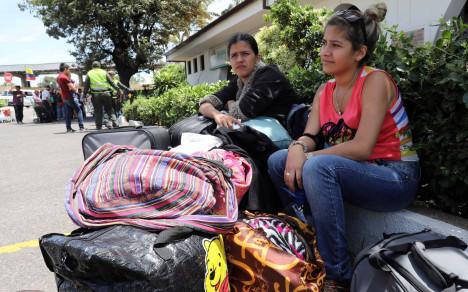 Dos mujeres venezolanas cuentan, en la frontera con Colombia, por qué dejan su país y qué esperan encontrar en Colombia