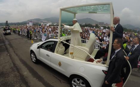 A pesar de las largas jornadas, el sumo pontífice siempre se ha mostrado muy alegre y amable en cada visita que ha hecho.
