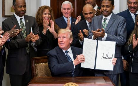 El presidente Donald Trump firmó ayer la proclamación del Día de Martin Luther King Jr.
