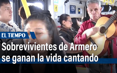 Sobrevivientes de Armero se ganan la vida cantando en TransMilenio
