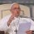 El Papa Francisco habla durante la audiencia general semanal en la plaza de San Pedro en el Vaticano.