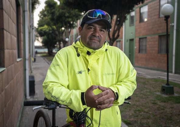 Luis Fernando Guarín regresaba a casa en Bogotá cuando fue apuñalado y le robaron la bicicleta.