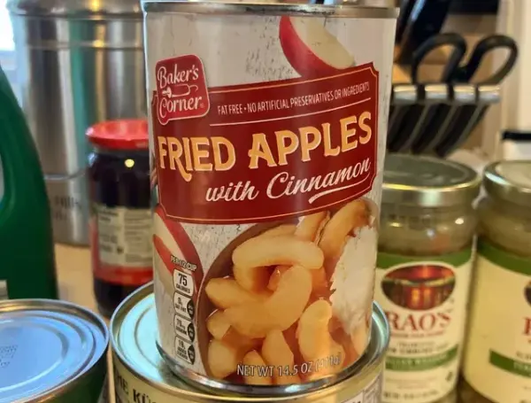 Las manzanas fritas cuestan solo US$2 y son comercializadas en un envase de 400 gramos.