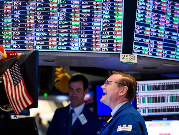 El Dow Jones Industrial Average, principal índice de la Bolsa de Nueva York, terminó con una caída del 3,1 %, o alrededor de 800 puntos en 25.479,42.