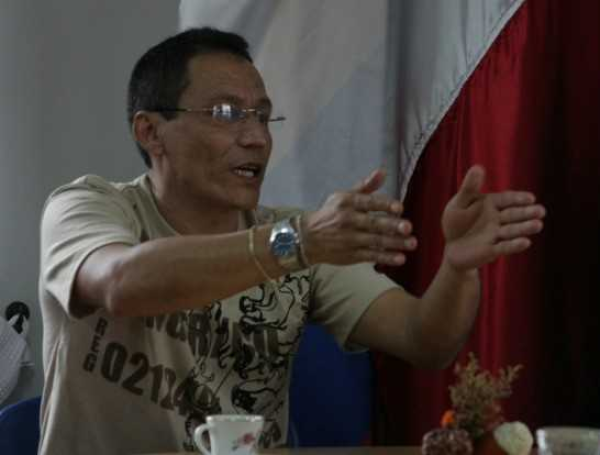 El paramilitar Carlos Enrique Vélez, es conocido con el alias de comandante Víctor.