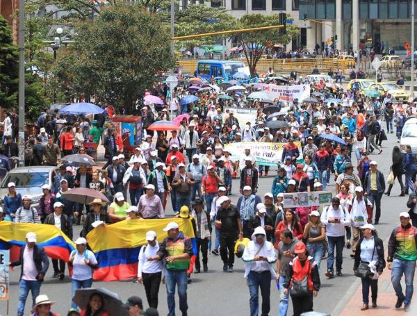 Avanza la marcha por la 10 con 24.